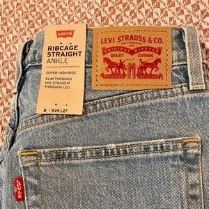 NEW Levi’s Ribcage High Waisted Straight Jeans